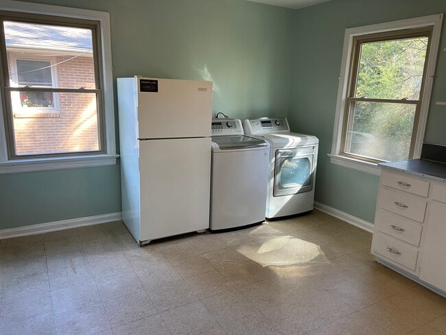 Photo - 408 Westmoreland Pl