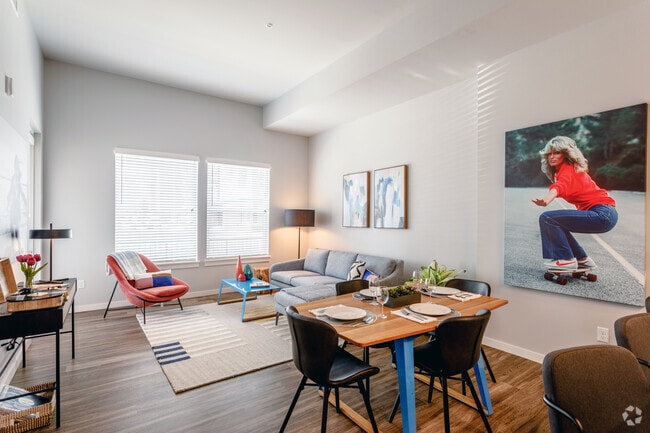 1HAB, 1BA - A2.1 - South Main Station - Residential