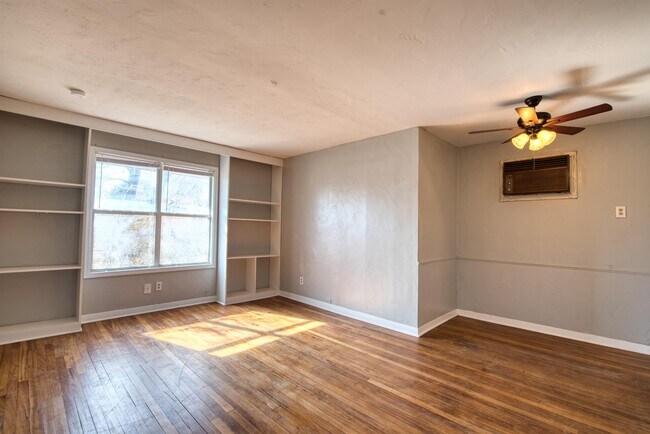 Photo - 4600 N Hamilton Dr