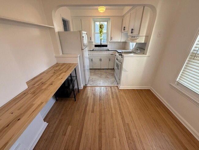 Photo - 774 Gardendale St