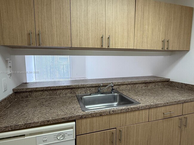 Photo - 8550 N Sherman Cir Unidad 403