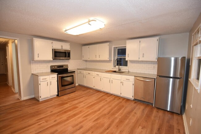 Photo - 10 Link St