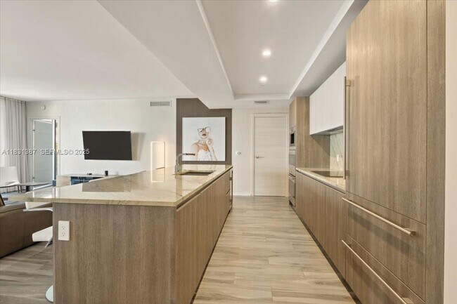 Building Photo - 801 S Miami Ave Unit 4708