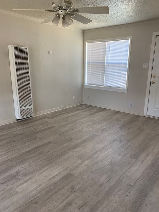 Photo - 1812 W 17th Ln