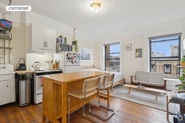 Building Photo - 118 Montague St Rental
