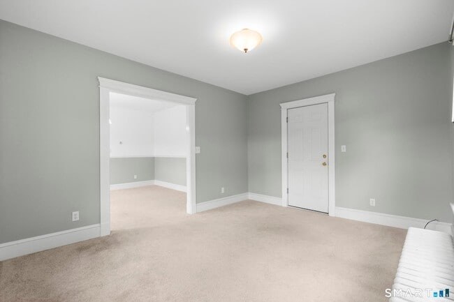 Photo - 139 Richards St