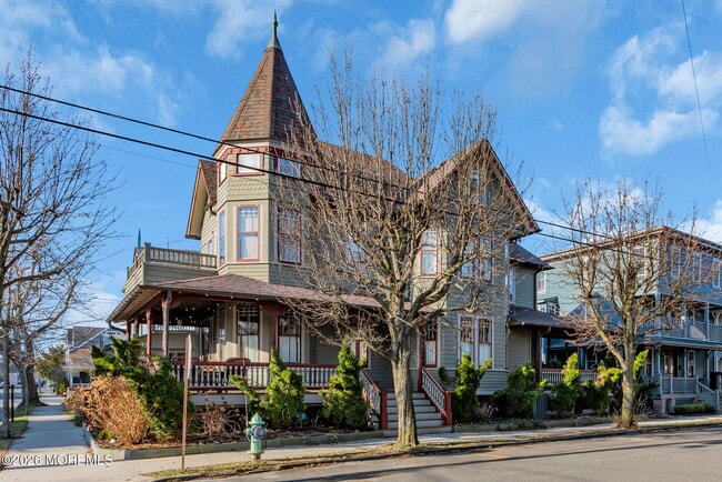 Building Photo - 62 Webb Ave