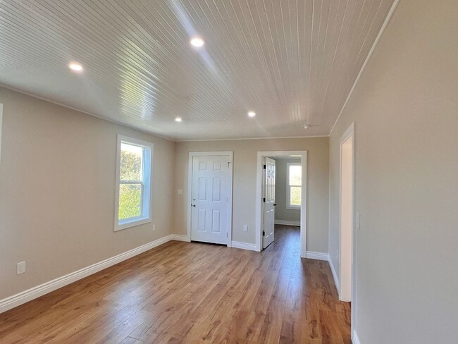 Photo - 1515 Stony Point Rd Unit B