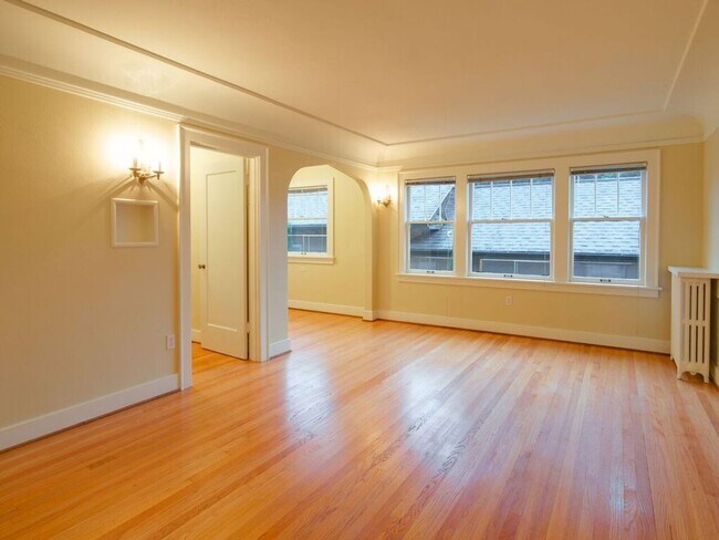 Photo - Oriana Apartments