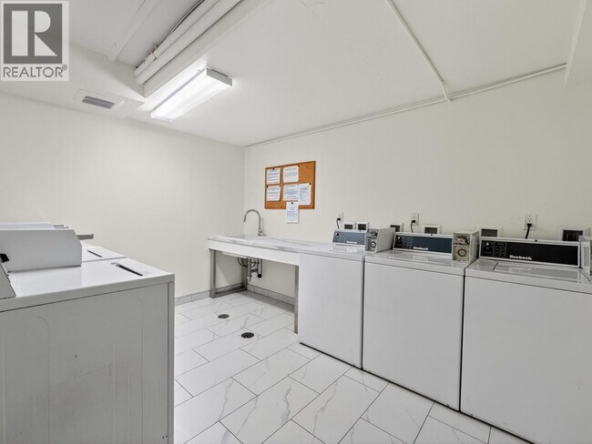 170 W 4th St Unit 104
