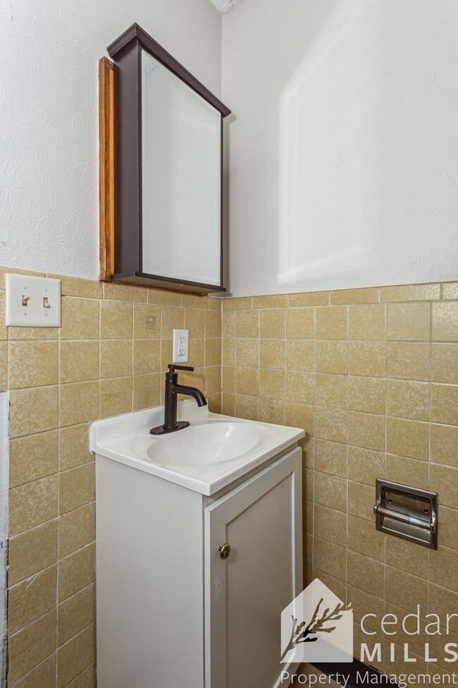 Photo - 1728 N Hillside St Unit 1728 N. Hillside Apt B