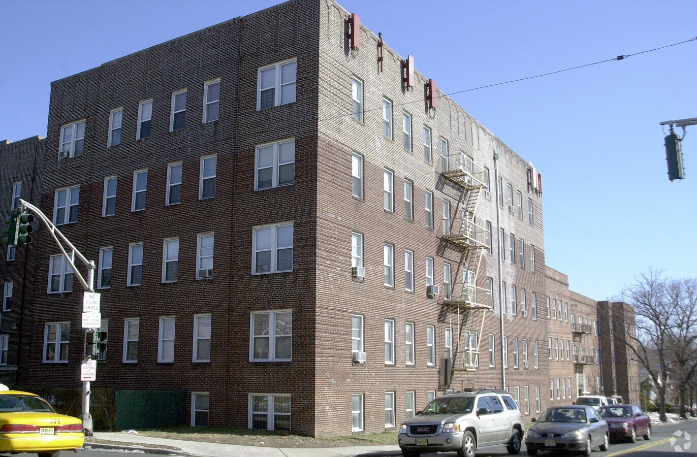 358-372 Stuyvesant Ave - 356 Stuyvesant Ave