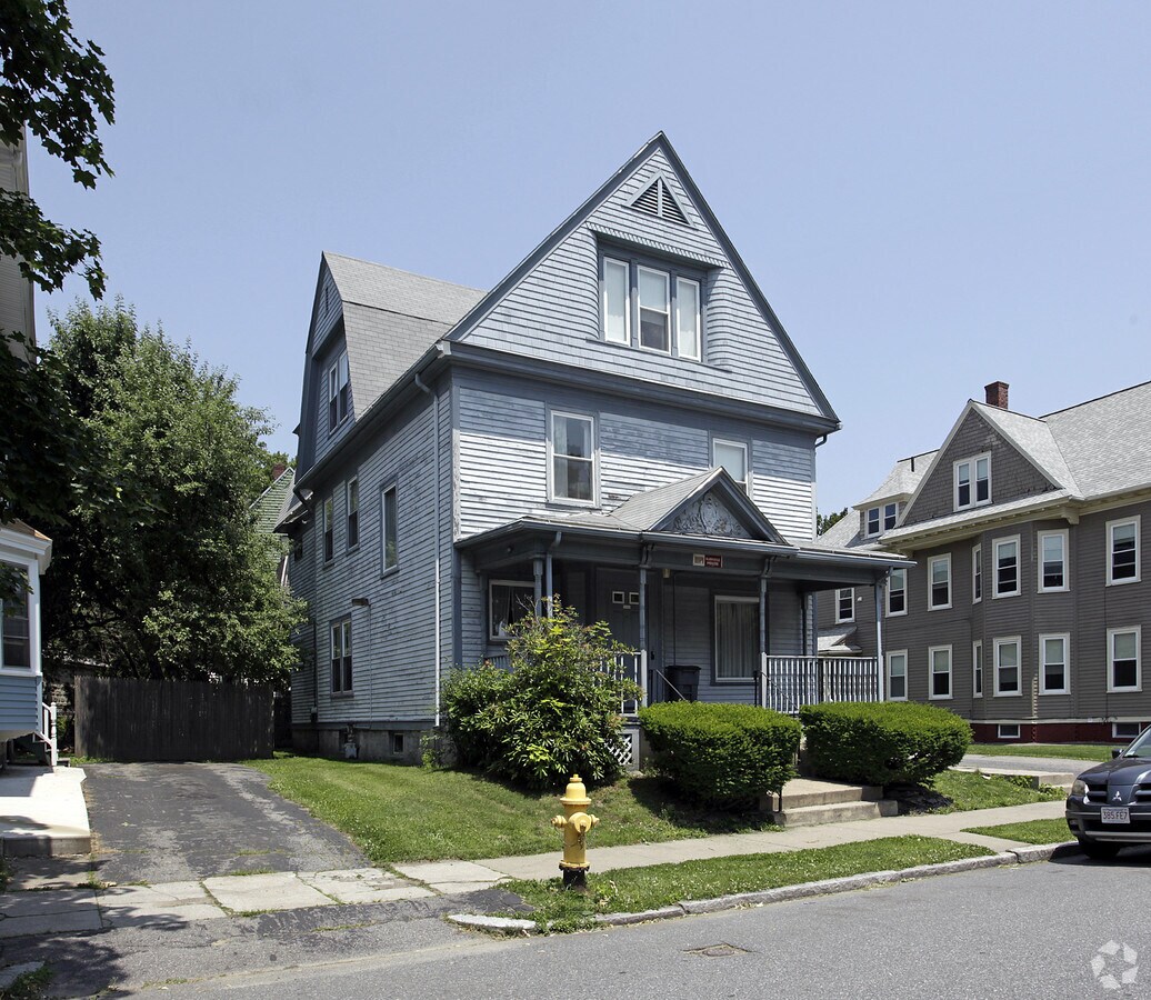 Photo - 16 Elbridge St Apartments