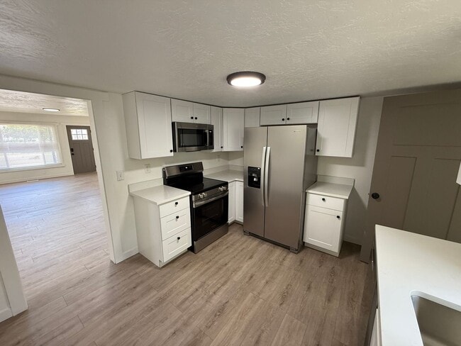 Photo - Newley renovated 4 bedroom home!