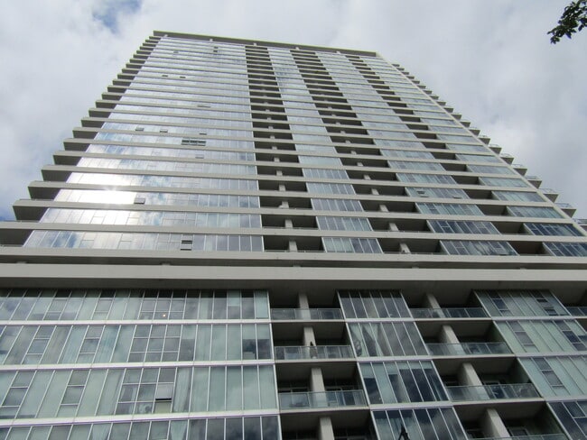 Building Photo - 1720 S Michigan Ave Rental