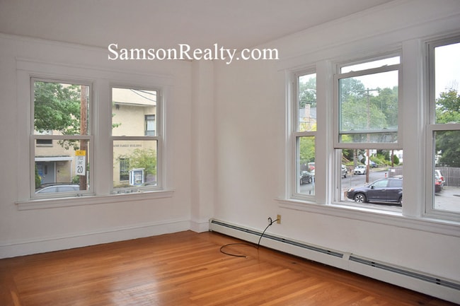 Photo - 90 Taft Ave Unit 1