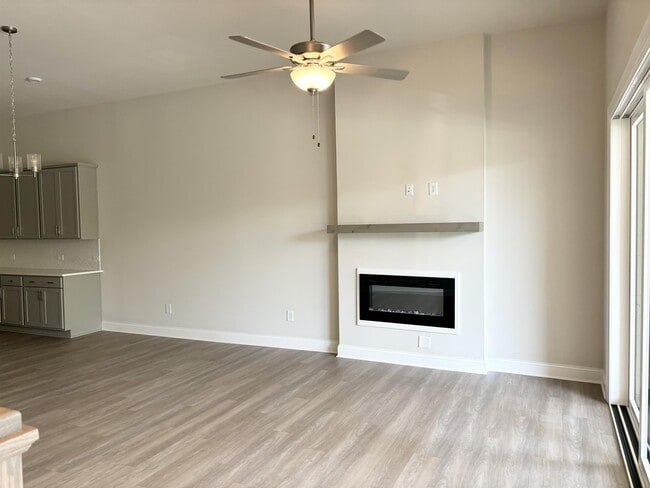 Photo - 781 Stickley Oak Way
