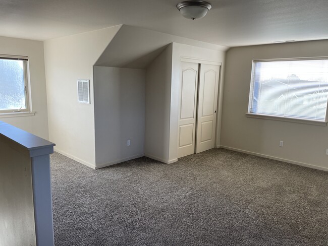 Photo - 451 NW 25th St