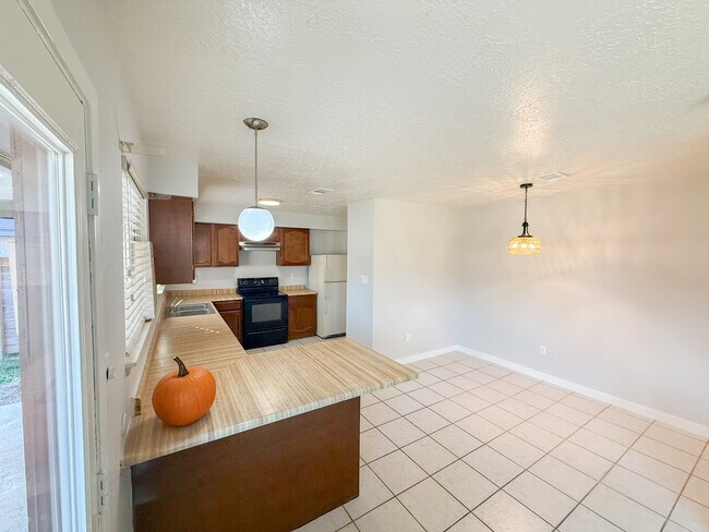 Photo - 5850 Fallengate Dr