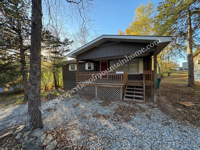 Building Photo - Charming 2 Bedroom, 1.5 Bath Home in Bull ...
