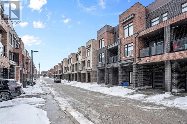 Photo - 1865 Pickering Pkwy