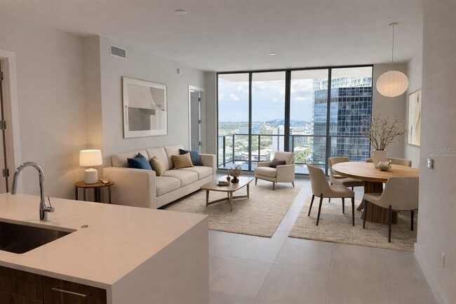 Photo - 275 1st Ave S Unidad 2007