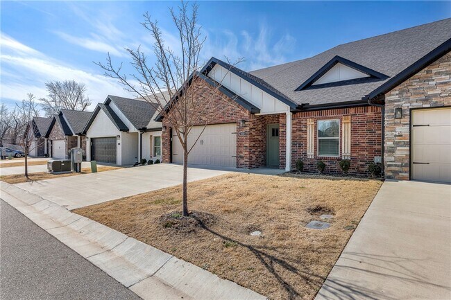 Photo - 1610 S 17th Pl