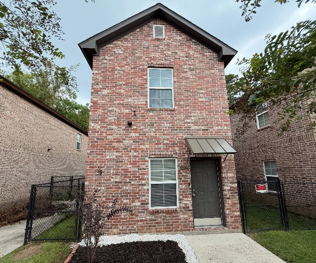 Building Photo - 5280 Peerless St Rental