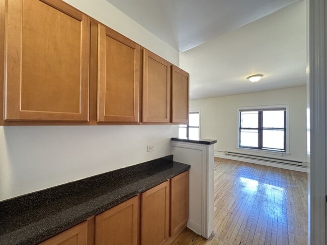 Photo - 834 W George Unit S3