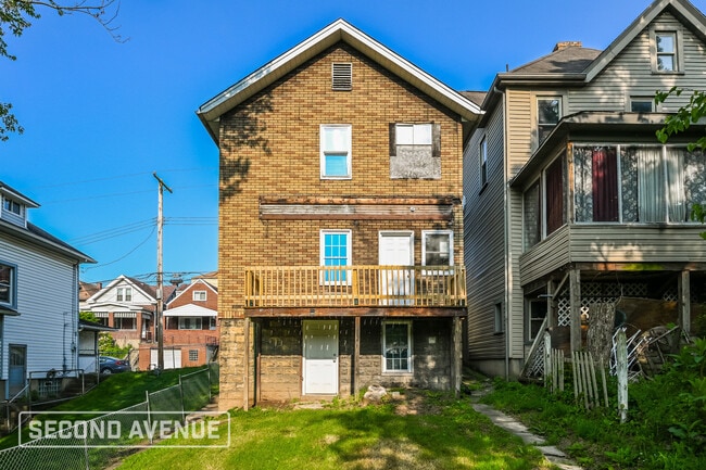 Photo - 833 Vermont Ave