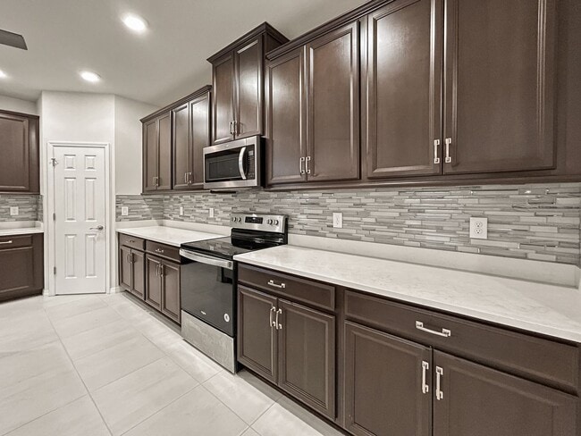 Photo - Riverview Gem – 4BR/2BA Home with Screened...