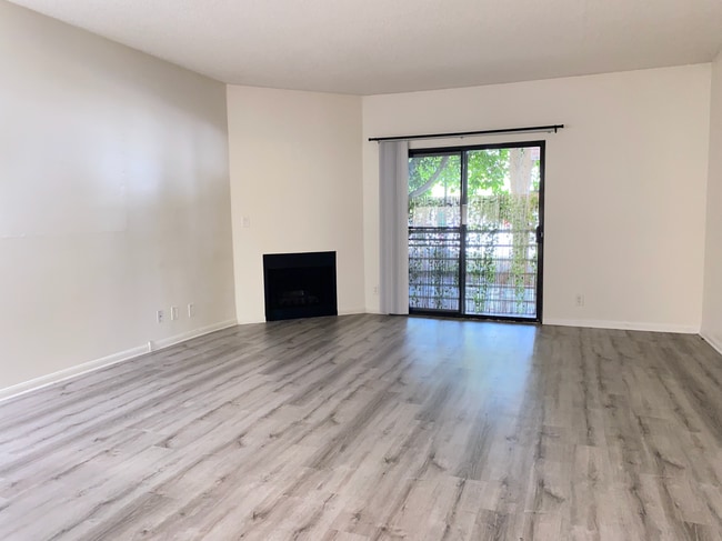 Building Photo - 2724 Abbot Kinney Blvd Unit 319 Rental