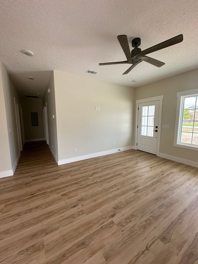 Photo - 3 Bed 2 Bath House