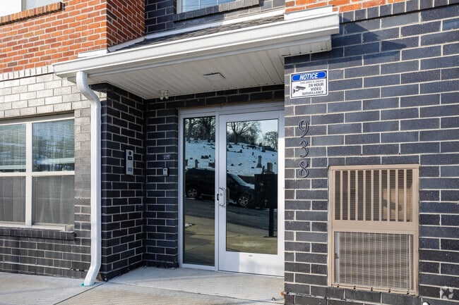 Entrance - City Views Apartments