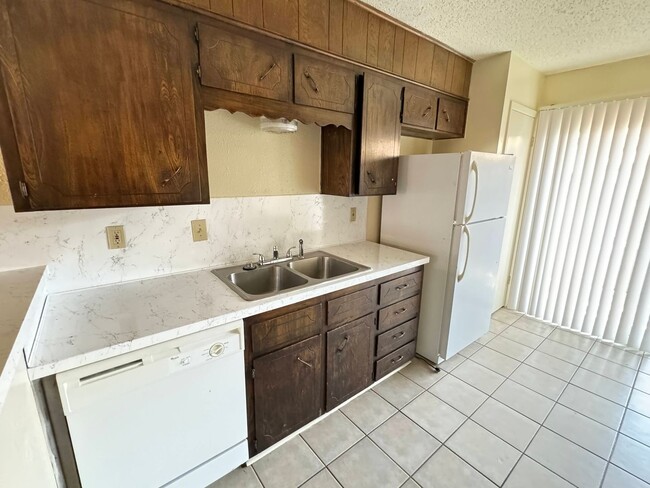 Photo - 2206 Silverway Dr Unit A