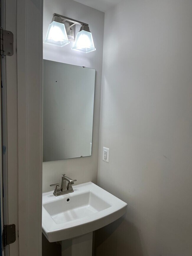 Photo - Interior Townhouse In Herndon