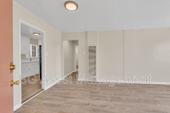 Photo - 156 Marina Way