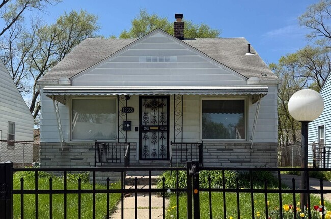 Building Photo - Renovated 3-Bedroom Home – Section 8 Welcome!
