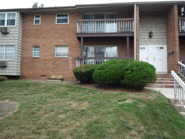 Building Photo - 60 Deanna Dr Unit 152 Rental