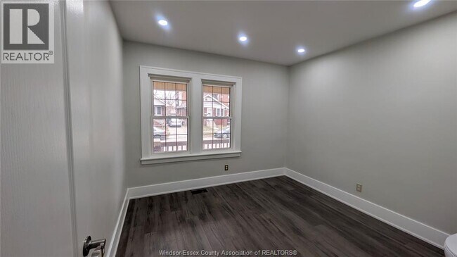 Photo - 3243 Millen St