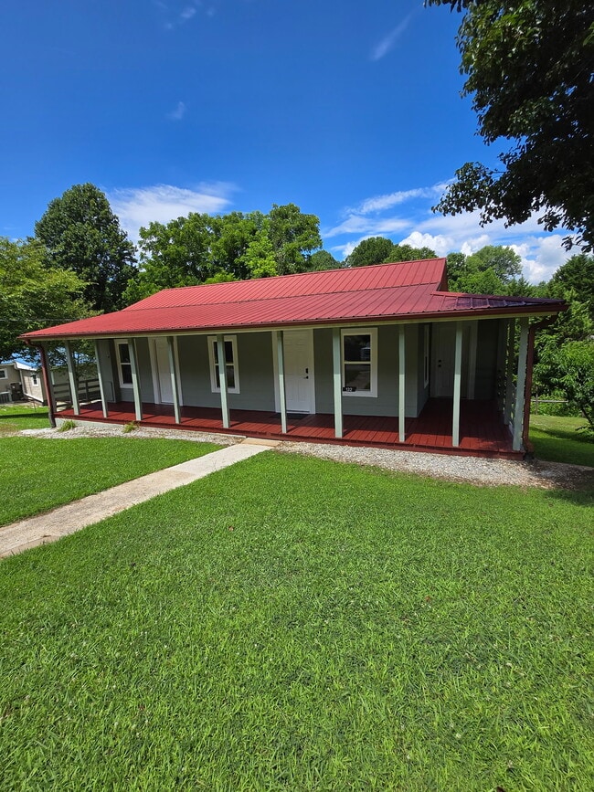 Photo - 132 Green St Loop House