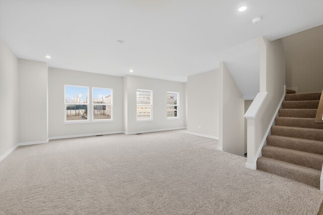 Photo - 43 Elmiraj Ct