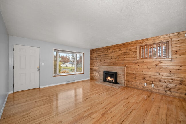 Photo - 6028 N Lincoln St