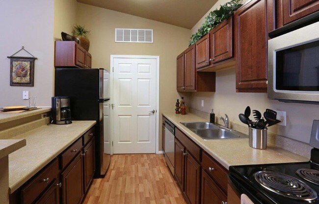 Prairiewood Apartments and Townhomes