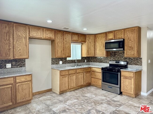 Photo - 13787 De Garmo Ave