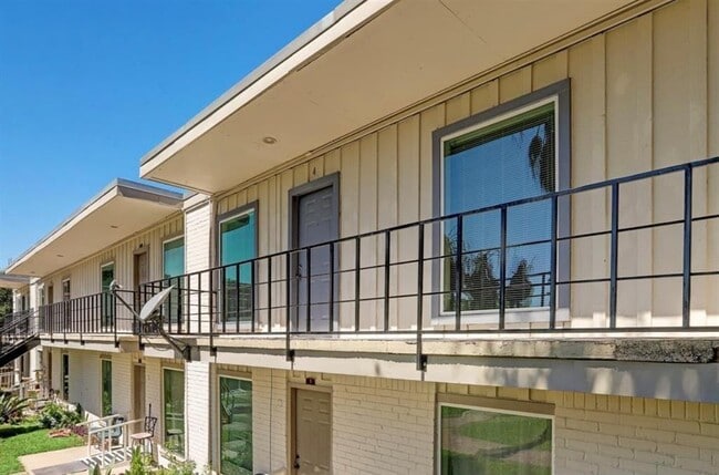 Building Photo - 1701 Johanna Dr Rental
