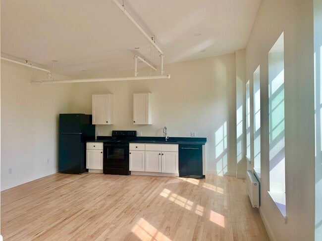 Photo - 148 Main St Unit 305