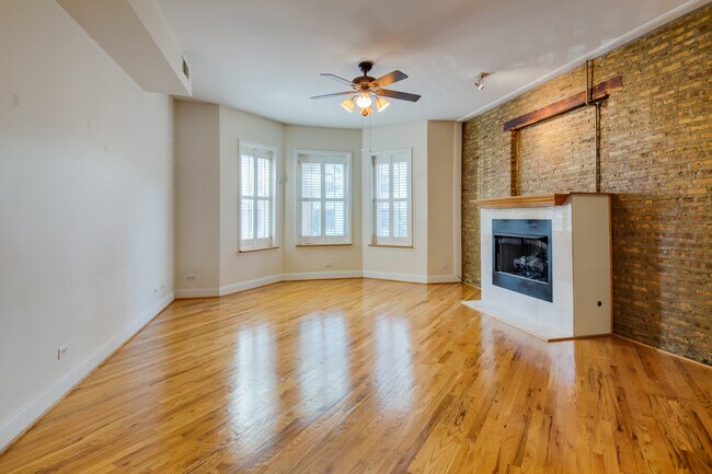 Photo - 5207 S Blackstone Ave Unit 1N