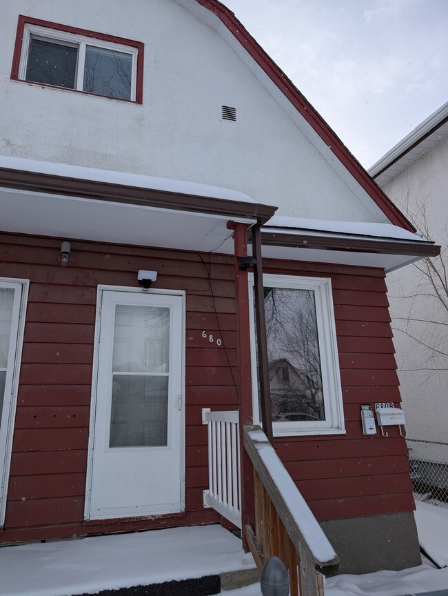 Building Photo - 680 Aberdeen Ave