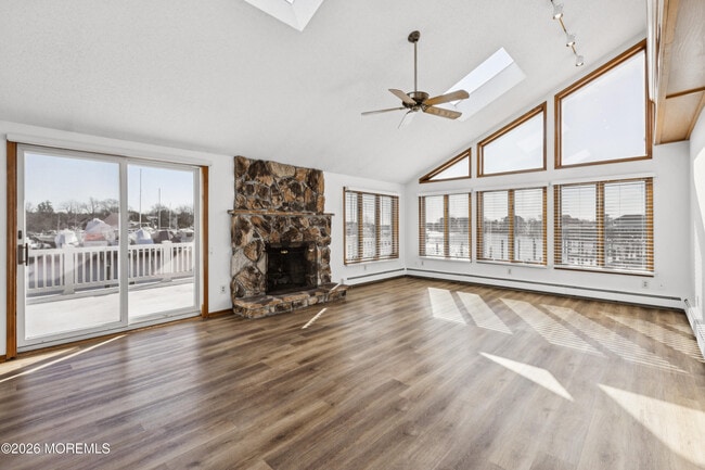 Photo - 222 Marine Plaza Unit A